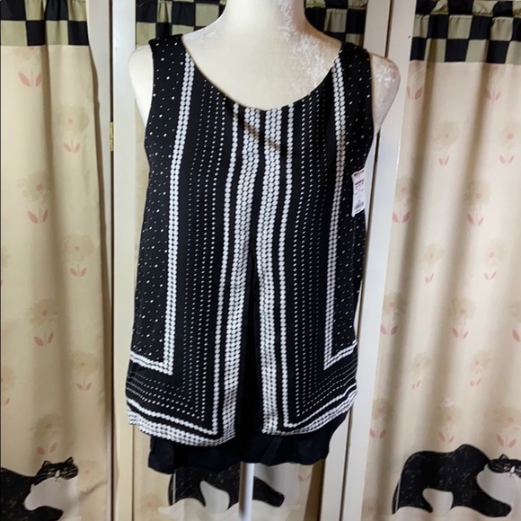 Elle Split front Shell Lined Sleeveless Top - Picture 1 of 6